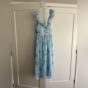 Lulu’s Baby Blue Floral Midi Dress